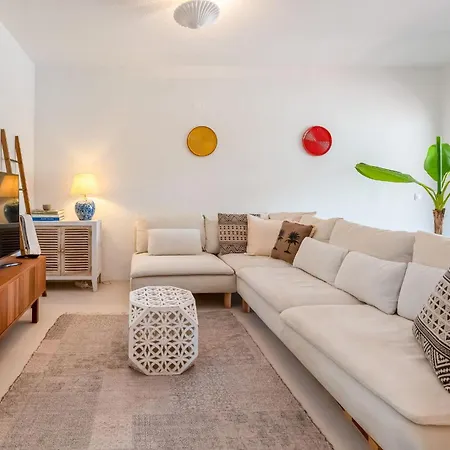 2bdr Retreat W Pool In By Lovelystay פורצ'ס