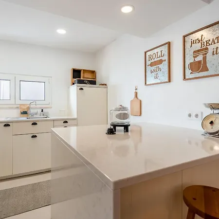 2bdr Retreat W Pool In By Lovelystay * פורצ'ס