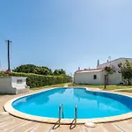 2bdr Retreat W Pool In By Lovelystay Apartmán